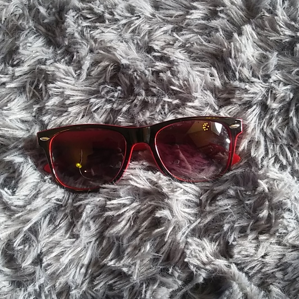 Sunglasses🕶 - Picture 3 of 5